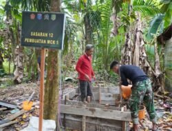 Cor Pondasi MCK TMMD Ke-129, Satgas Kodim 1208/Sambas Kebut Pembangunan Fasilitas Umum