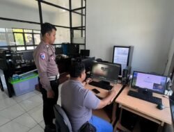 Polantas Menyapa, Petugas Satlantas Polres Murung Raya Dampingi Pemohon Uji Teori SIM