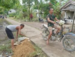 Penuh Semangat, Warga Bantu Angkut Material Pembangunan Rabat Beton Sasaran TMMD Reguler Ke-129 di Desa Tempapan Hulu