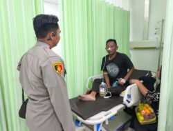 Kapolsek Kapuas Timur Jenguk Personel yang Sakit, Wujud Kepedulian dan Penguatan Solidaritas Internal