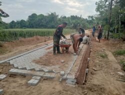 Gotong Royong TNI dan Warga, Pembangunan Jalan TMMD ke-129 di HST Capai Separuh Target
