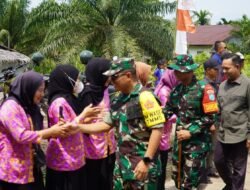Kader Posyandu Mawar Meriahkan Penyambutan Tim Wasev di Lokasi TMMD Ke-129 Kodim 1208/Sambas