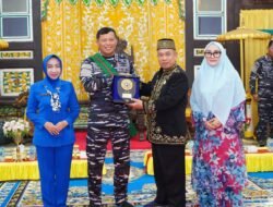TERIMA GELAR KEHORMATAN KESULTANAN TAYAN, DANKODAERAL XII PERKUAT KOLABORASI DENGAN MASYARAKAT TAYAN GELAR BAKSOS DAN BAKTIKES