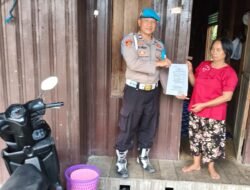 Giat Berikan Imbauan Maklumat Kapolda Kalteng tentang sanksi pidana Karhutla kepada warga di lakukan Personil Polsek Kapuas Tengah.