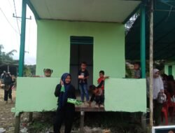 Antusiasme Anak-Anak Desa Tempapan Hulu Sambut Hadirnya Poskamling Baru Hasil Program TMMD Ke-129 Kodim 1208/Sambas