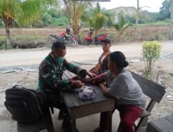 Tim Kesehatan Satgas TMMD Ke-129 Hadir di Tengah Masyarakat, Berikan Pelayanan Kesehatan Gratis