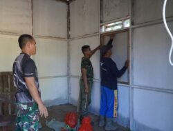 Satgas TMMD Ke-129 Pasang Penerangan RTLH Milik Pak Mulyadi