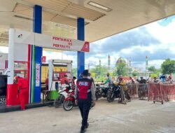 Pastikan Distribusi Terkendali, Polres Murung Raya Intensifkan Pemantauan Antrian BBM di SPBU Puruk Cahu