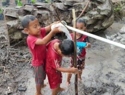 Anak-Anak Desa Tempapan Hulu Bangga dengan Hadirnya Sumur Bor Program TMMD Ke-129