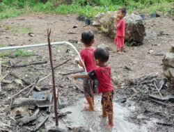 Keceriaan Anak-Anak Warnai Hadirnya Air Bersih Program TMMD Reguler Ke-129.