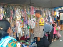 Antisipasi Gangguan Kamtibmas, Personel Polsek Kapuas Barat Gencarkan Patroli Pasar Mingguan di Mandomai