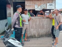 Jaga Kamtibmas Di Sekitar Feri Penyebarangan, Personel Polsek Kapuas Barat Sambang Ke Masyarakat