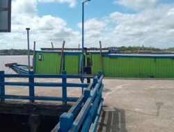 Demi Terciptanya Rasa Aman Di Dermaga Pelabuhan Kapal Dagang, Polsek Kapuas Barat Lakukan Patroli Keamanan