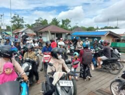 Polsek Kapuas Barat Pastikan Arus Penyeberangan di Desa Saka Mangkahai Berjalan Tertib