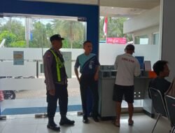 Antisipasi Gangguan Kamtibmas, Piket SPKT Polsek Kapuas Barat Gelar Patroli di Bank BRI KCP Mandomai