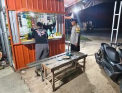 Polsek Pantai Lunci Ronda Malam di Area Pemukiman Pesisir, Datangi Warga yang Sedang Berkumpul