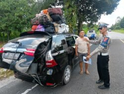 Satlantas Polres Pulang Pisau Beri Teguran Humanis kepada Pengemudi Mobil yang Melebihi Muatan
