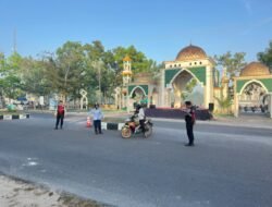 Turun ke Sejumlah Titik Pertemuan Jalur, Sat Samapta Polres Sukamara Kelola Kelancaran Jalan Pagi
