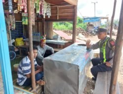 Sapa Warga Mandomai, Personel Polsek Kapuas Barat Ajak Masyarakat Bersama Jaga Kamtibmas