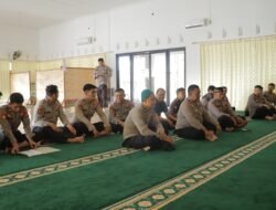 POLRES SERUYAN IKUTI PEMBINAAN ROHANI ISLAM DAN KRISTIANI UNTUK MENINGKATKAN IMAN DAN INTEGRITAS PERSONEL