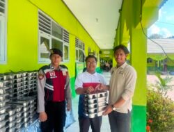 PERSONEL SAT SAMAPTA POLRES SUKAMARA KAWAL DISTRIBUSI MBG KE SEKOLAH DAN POSYANDU