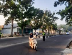 Awali Mobilitas Warga dengan Pelayanan Humanis, Sat Lantas Polres Sukamara Gelar Pengaturan Pagi di Sejumlah Titik Rawan