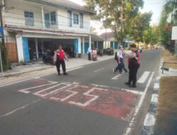 Tingkatkan Rasa Aman pada Jam Sibuk, Sat Samapta Polres Sukamara Turun Langsung Laksanakan Pengaturan Pagi