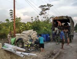 Percepat Pengerjaan, Satgas TMMD Reguler ke-129 Turunkan Material Semen untuk Pembangunan Rabat Beton