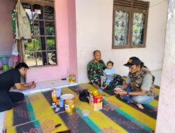 “Tak Kenal Lelah Jaga Wilayah, Babinsa Kodim 1009/Tanah Laut Gencarkan Komsos Cegah Karhutla dan Bentengi Warga dari Bahaya Hoaks”