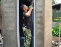 Satgas TMMD Reguler Ke-129 Pasang Pintu MCK RTLH, Percepat Penyelesaian Fasilitas Sanitasi Warga