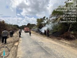 Api Masih Berasap, Tim Gabungan Polres Murung Raya Terus Berjibaku Padamkan Karhutla di Jalan Desa Juking Pajang