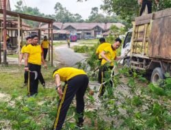 Polres Murung Raya Dukung Program Presiden Gerakan Indonesia Asri Dengan Kurve di Sekitaran Makopolres