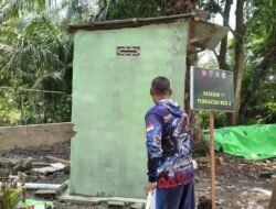 Dua Hari Jelang Penutupan, Satgas TMMD Reguler ke-129 Finishing Pengecatan MCK