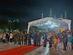 Semarak HUT RI ke-81, Kodim 1008/Tabalong Ikut Meriahkan Pawai Obor Penetapan Waktu