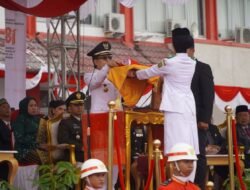 Dandim 1208/Sambas Hadiri Upacara Peringatan HUT RI ke-81 dan Ziarah Rombongan ke TMP Kabupaten Sambas