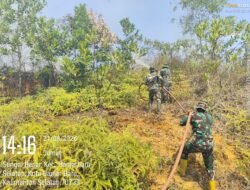 Prajurit Korem 101/Antasari Bersama Tim Gabungan Gempur Titik Api Karhutla di Wilayah Kalsel