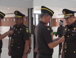 KAJATI KALBAR LANTIK DAN AMBIL SUMPAH JABATAN ASPEMA DAN KAJARI LANDAK, TEKANKAN INTEGRITAS DAN MARWAH KEJAKSAAN