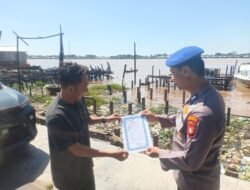 Satpolairud Polres Kapuas Sosialisasikan Larangan Karhutla kepada Warga Bantaran DAS Kapuas