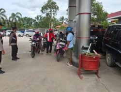 Pasca Kenaikan Harga BBM, Polsek Pangkalan Lada Awasi 2 SPBU Pastikan Pendistribusian Berjalan Tertib ‎