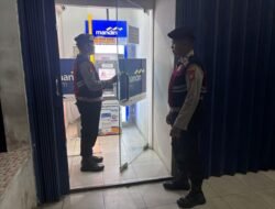Waspadai Kejahatan pada Layanan ATM, Sat Samapta Polres Sukamara Patroli Malam di Bank Mandiri