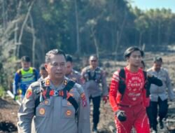 *Kapolres Bartim Pimpin Langsung Pengecekan Lokasi Bekas Karhutla dan Bentangkan Spanduk Larangan Membakar Hutan*