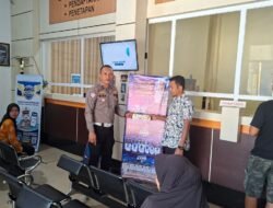*Tetap Prima di Hari Libur, Satlantas Polres Bartim Berikan Pelayanan Maksimal kepada Wajib Pajak di Samsat Tamiang Layang*