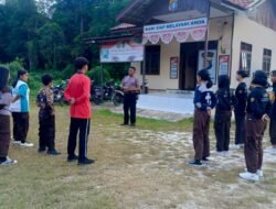 *Cetak Generasi Disiplin dan Berkarakter, Polsubsektor Paku Berikan Pembinaan kepada Anggota Saka Bhayangkara*