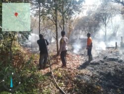*Gerak Cepat Bhabinkamtibmas Desa Siong Padamkan Kebakaran Lahan, Warga Diimbau Tidak Membakar Hutan*