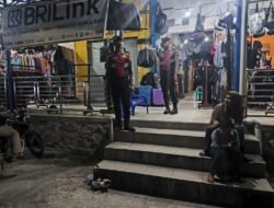 Cegah Pencurian dan Kebakaran, Sat Samapta Polres Sukamara Sisir Pasar Inpres pada Malam Hari