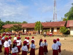 *Tanamkan Disiplin dan Cegah Bullying, Bhabinkamtibmas Polsek Patangkep Tutui Jadi Pembina Upacara di SDN 1 Bentot*