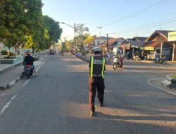 *Satlantas Polres Barito Timur Optimalkan Pengaturan Lalu Lintas di Depan SDN 3 Tamiang Layang untuk Jaga Keselamatan Pengguna Jalan*