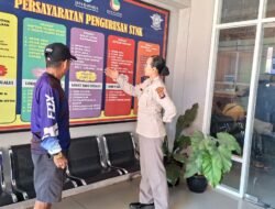 *Satlantas Polres Bartim Berikan Pelayanan Prima Regident Ranmor di SAMSAT Tamiang Layang cegah Wajib Pajak Terkena Praktek Percaloan*