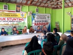 Dukung Pembangunan Di Desa, Petugas Polsek Kapuas Barat Hadiri Rapat Di Kantor Desa Penda Ketapi