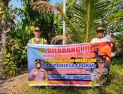 DALAM UPAYA PENCEGAHAN KEBAKARAN HUTAN DAN LAHAN, PERSONEL POLSEK PULAU PETAK SOSIALISASIKAN SANKSI PIDANA PELAKU KARHUTLA KE MASYARAKAT KECAMATAN PULAU PETAK